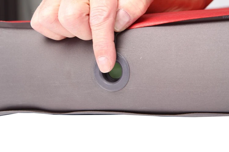 Exped Megamat Duo 10 Lw+ Ruby Red Slaapmat 5 Exped Megamat Duo 10 Lw+ Ruby Red Slaapmat - Afbeelding 3